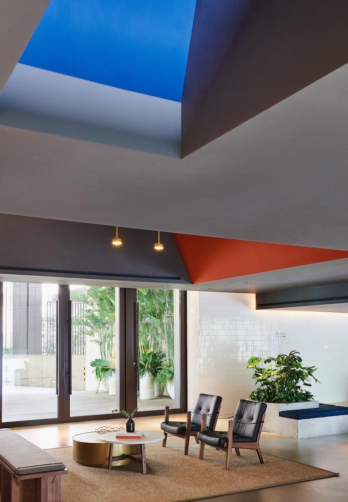 كيمبتون دا آن تايبيه باي آيتش جي المنطقة الخارجية