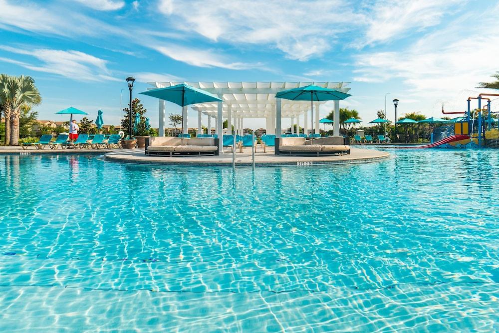 ويندسور آت ويست سايد نمبر 14 - 9 بد رومز 6 باث رومز فيلا الصورة الأساسية