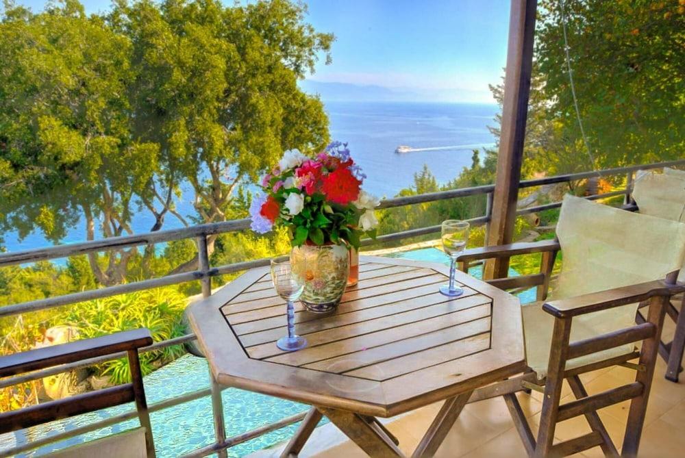 Villa Nefeli Large Private Pool Walk to Beach Sea Views A C Wifi Car Not Required - 2295 Room