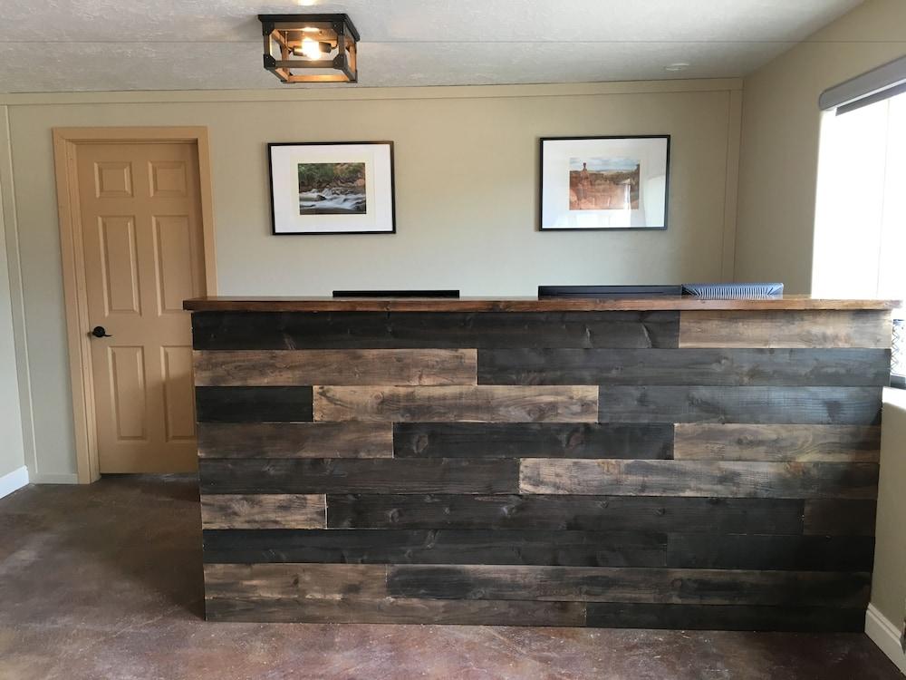 ماونتن ريدج كابينز أند لودجينج الردهة