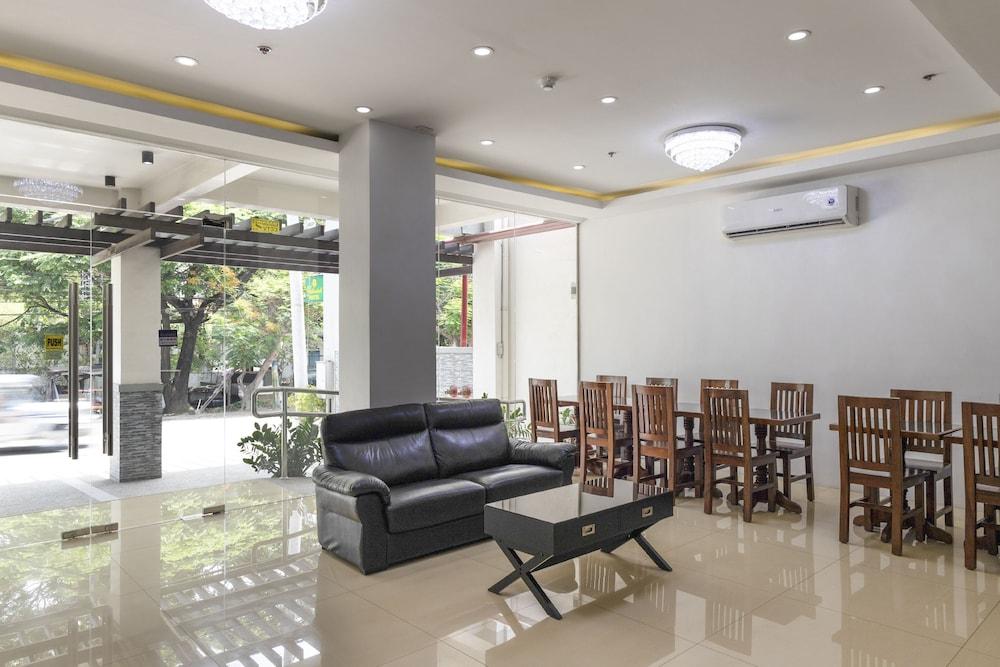 ييلوبيل هوتل الردهة