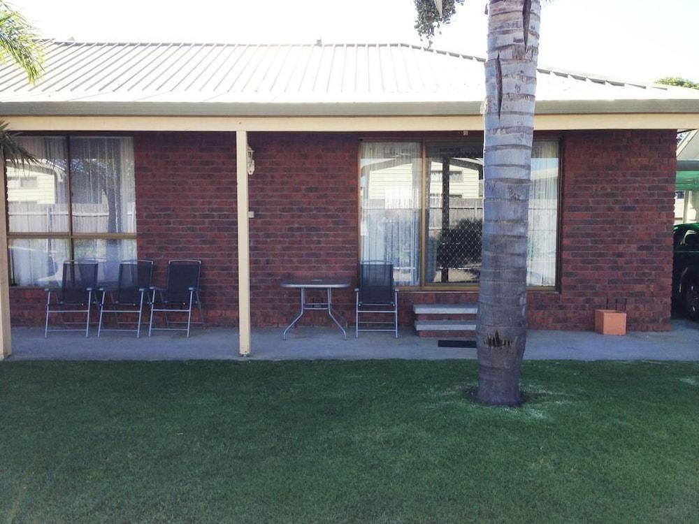 ليْكس جاكاراندا هوليداي يونيتس المنطقة الخارجية