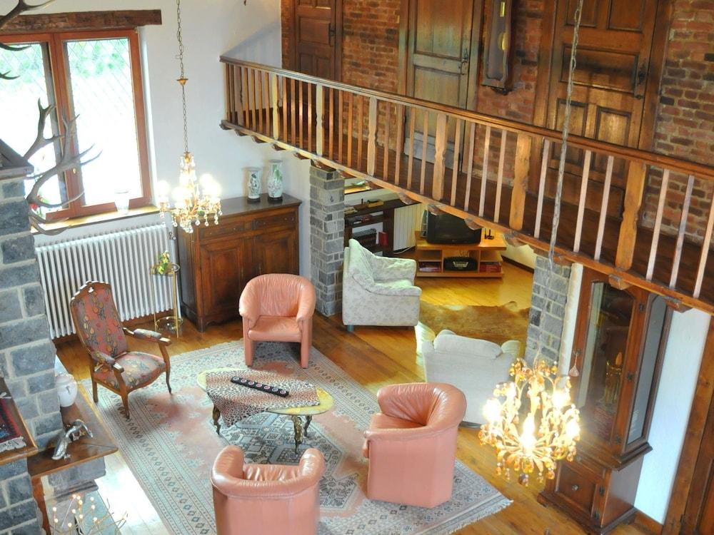 مودرن هوليداي هوم إن مارشي إن- فامين ويذ جاردن غرفة معيشة