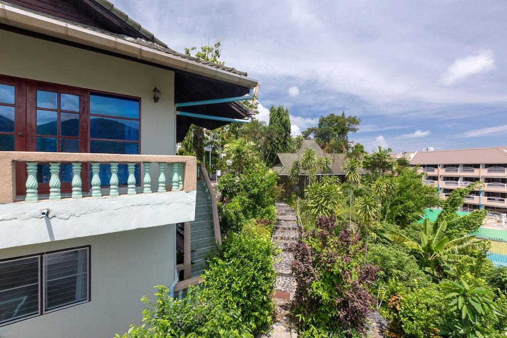 رويال هوتل كراون آند بالم سبا ريزورت المنطقة المحيطة بالمنشأة