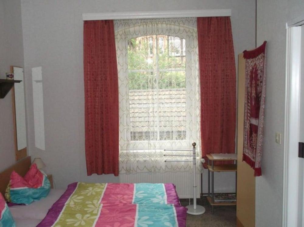 بنزيون آند فيرينفونونج كريستينا كيليان غرفة