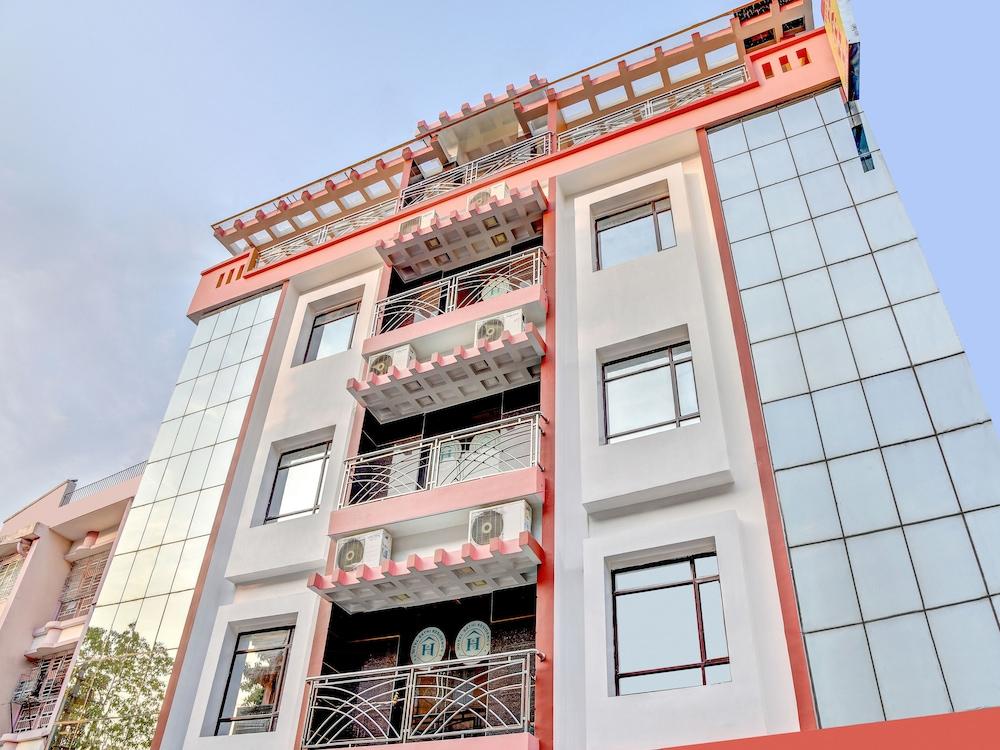 Treebo Trip Sathi Residency Exterior detail