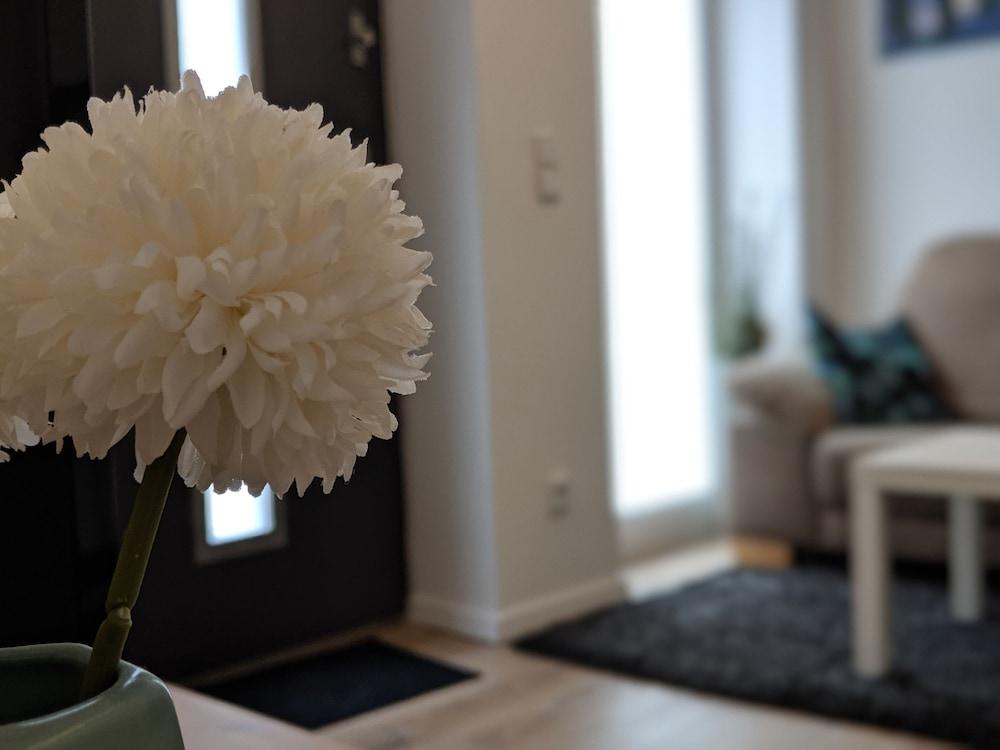 بيزنس أبارتمنتس راتينجين 5 الصورة الأساسية