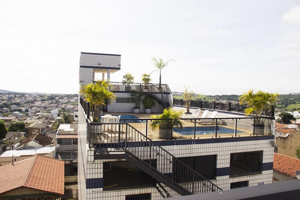 Js Palace Hotel Featured Image