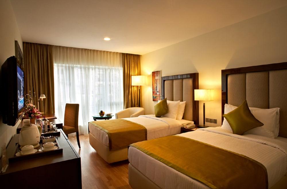 Adarsh Hamilton Room