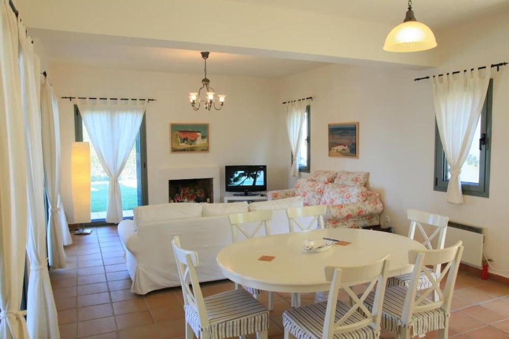 Villa Nora Large Private Pool Walk to Beach Sea Views A C Wifi Car Not Required - 1020 Room