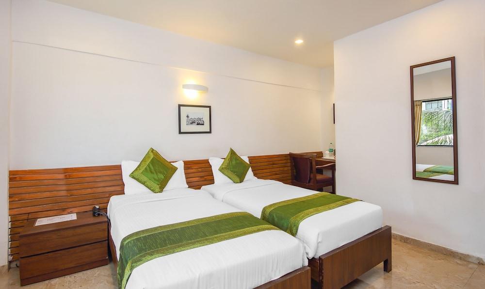 Treebo Swamini Niwas Room