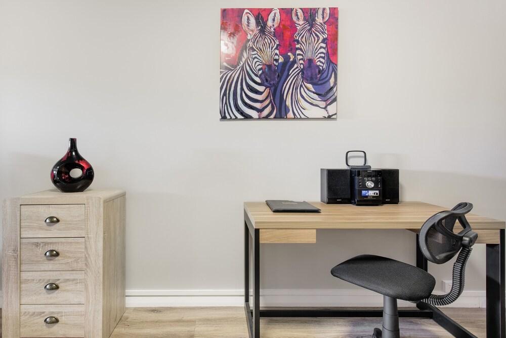 Celina's Ocean View Studio - Adults Only Room