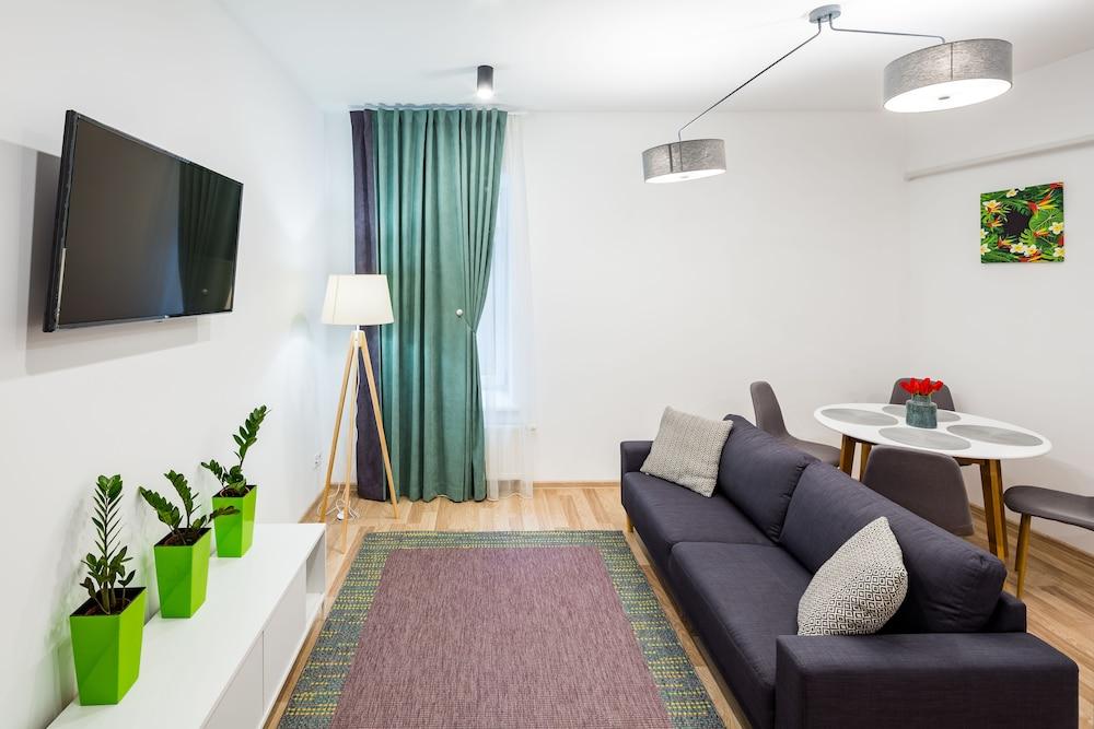 Apart Hotel Code 10 Room