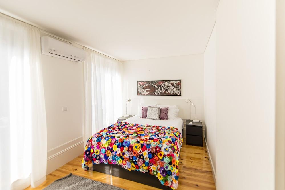 DA'Home - Almada Luxurious Duplex Room