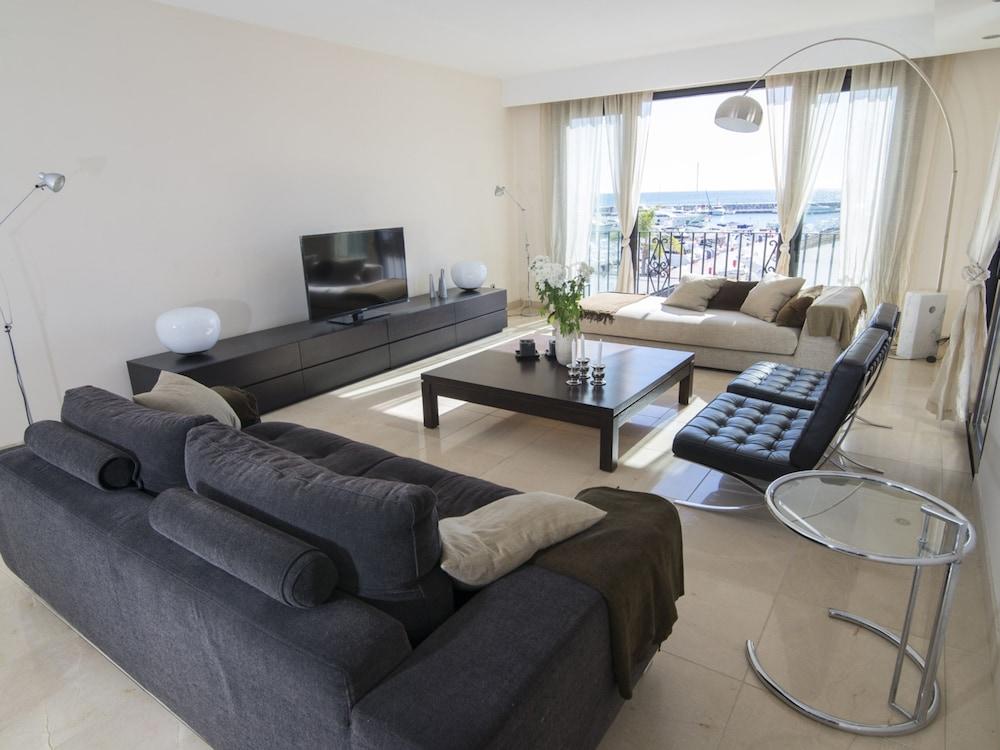 بارادايس آت بورتو بانوس