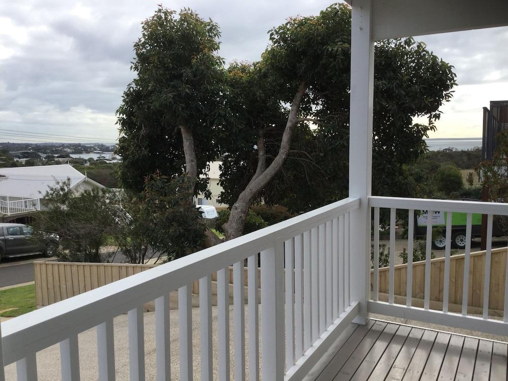 Apartment with views Featured Image
