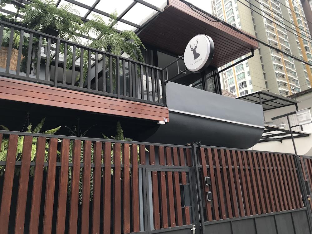 ذا سيلفر ستيج 5 مينيتس بي تي إس 9 مينيتس جاي جاي ماركت