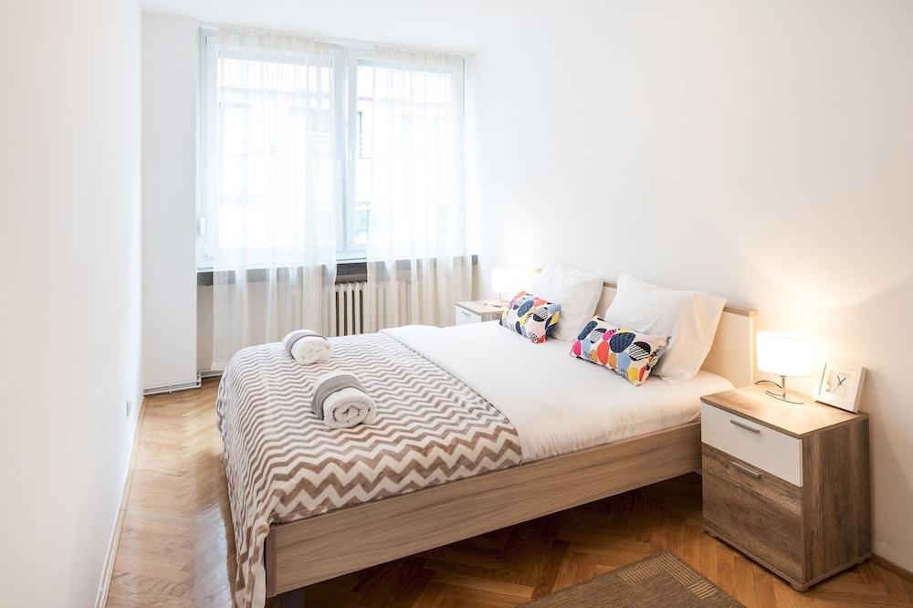 Modern Apartment few Steps From Main Square! Featured Image