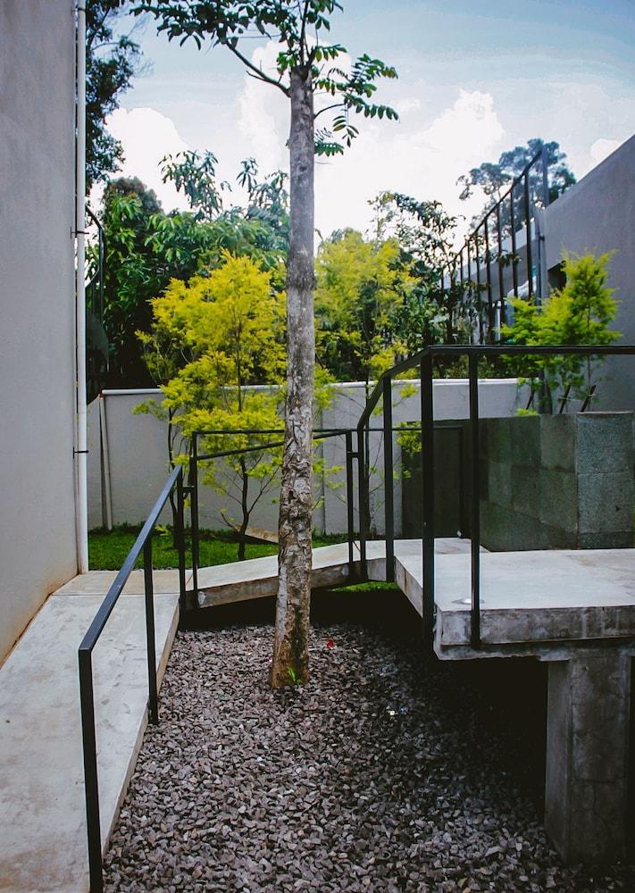 Blackbird Hotel Exterior