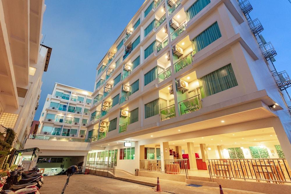 Baumancasa Beach Resort Exterior