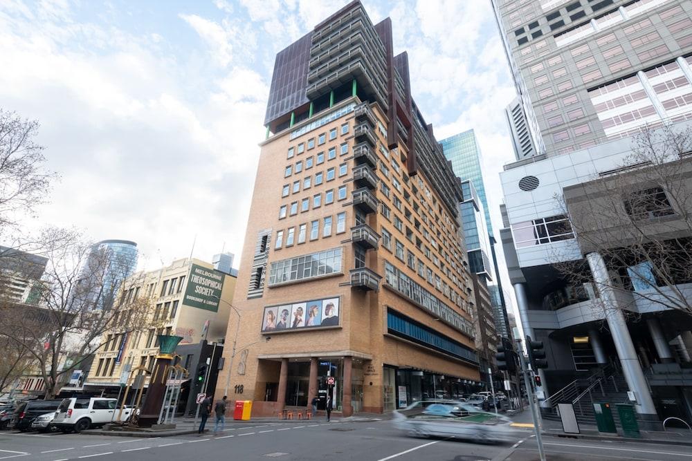 Spacious CBD Apt in the Heart of Melbourne Exterior