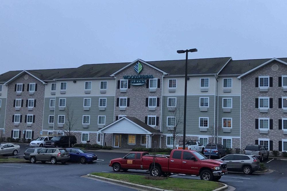 WoodSpring Suites Raleigh Apex Exterior