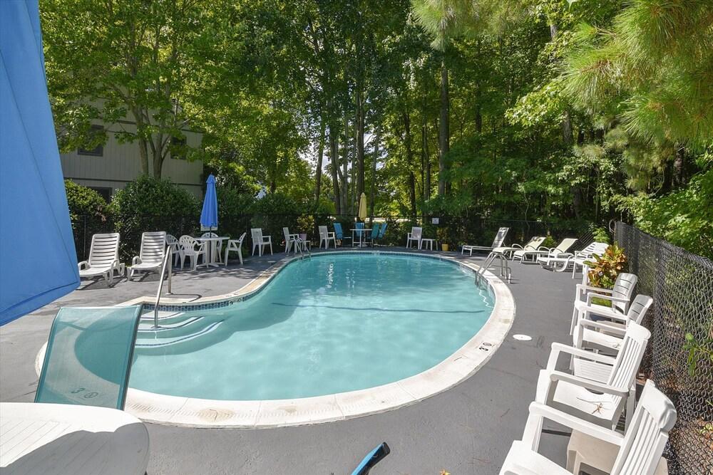 بيتش هولو 432 ليكيتس أفيو باي لونج آند فوستر زحليقة مائية