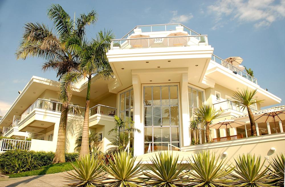 ذا فولز هوتل