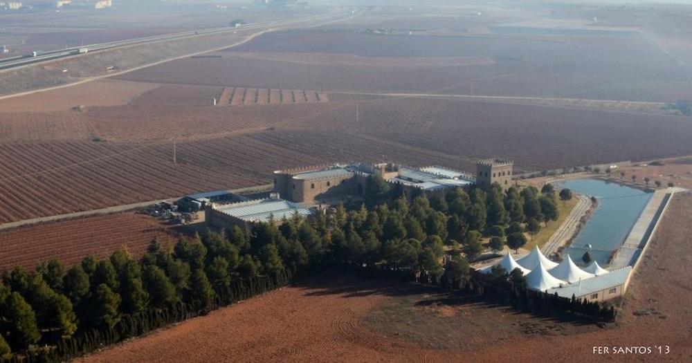 هوتل فينيدوس واي بوديجاس إل كاستيلو