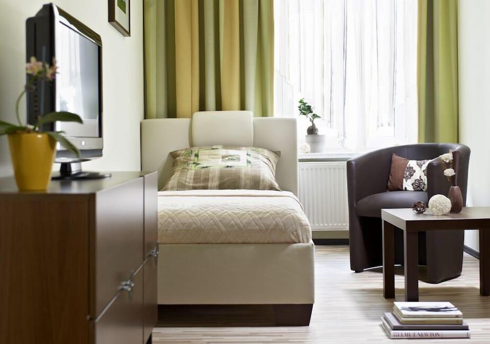 أوينفالد هوتل أوند أبارتمنت هاوس غرفة