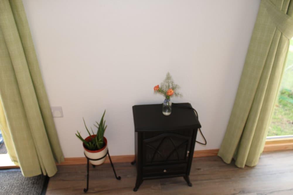 جرين أكريز سيلف كاترينج ريلواي واجون جلامبينج غرفة