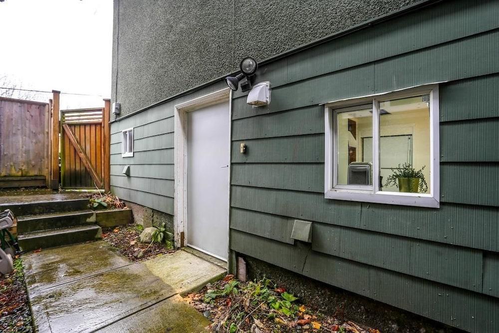 2bdr Suite UBC by Elevate Rooms Exterior