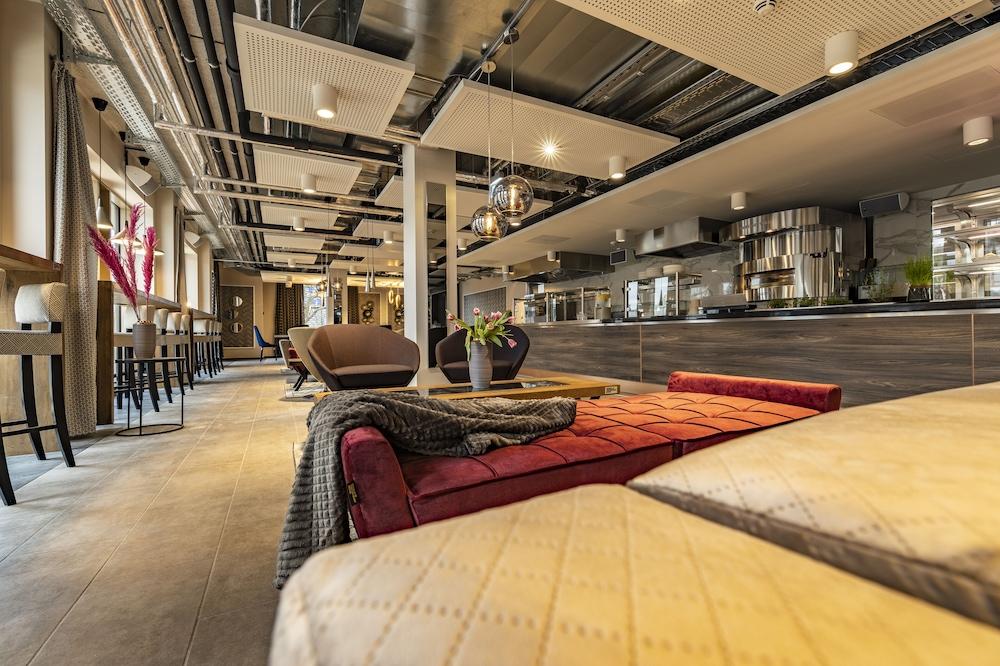 ماسيفين مونخين ميسي دورناخ الصورة الأساسية