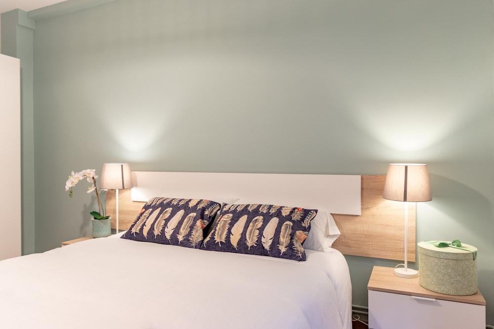 جران بيلباو فيي أبارتمنت باي أستون رينتالز غرفة