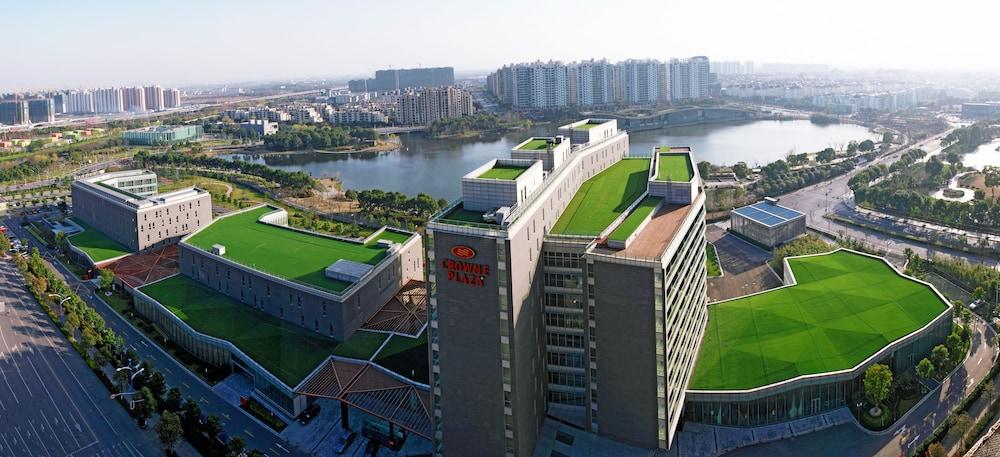 كراون بلازا شانغهاي شيايانج ليك باي آيتش جي منظر من الجو