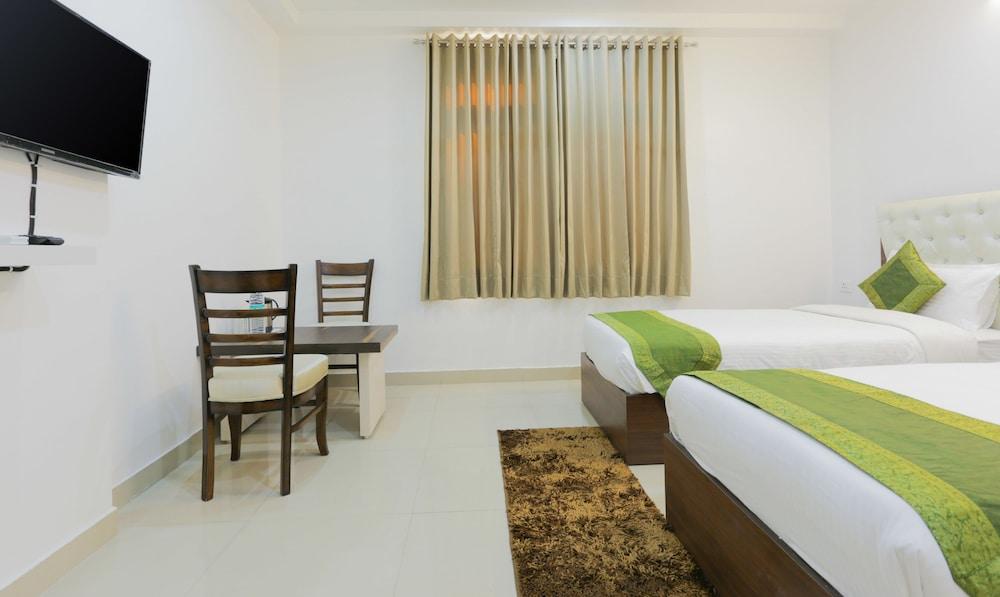 Treebo The Leaf Gomti Nagar Room