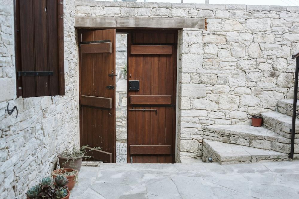 Ariadni Studio Cottage Terrace/Patio
