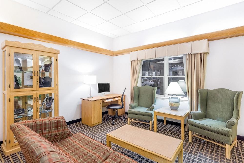 دايز إن باي ويندام ويست جيفرسون الردهة