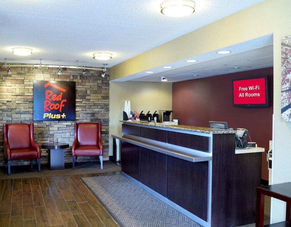 Red Roof Inn PLUS+ University at Buffalo - Amherst Reception