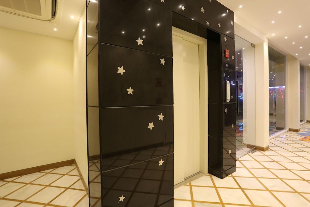 آي لوف بيل بوتومز داخلي