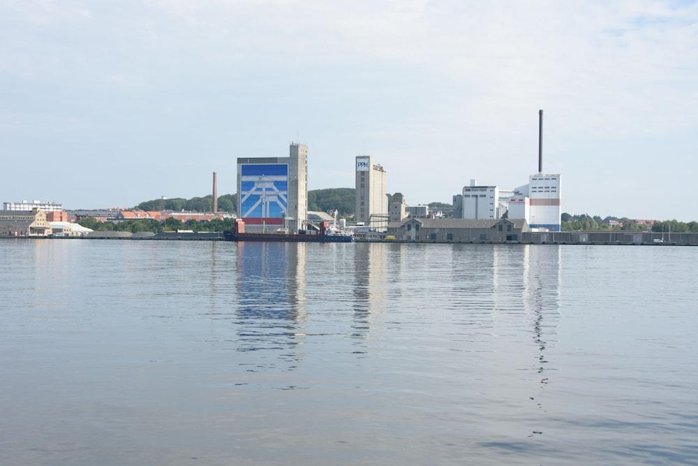 كومباس هوتل آلبورج المنطقة الخارجية