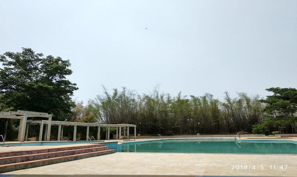 Solace Resorts and Spa Outdoor Pool