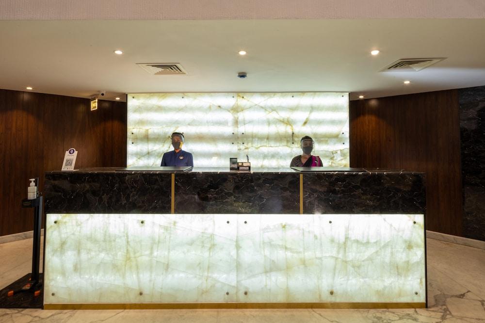 جولدفينتش هوتل مانجالور منطقة الاستقبال