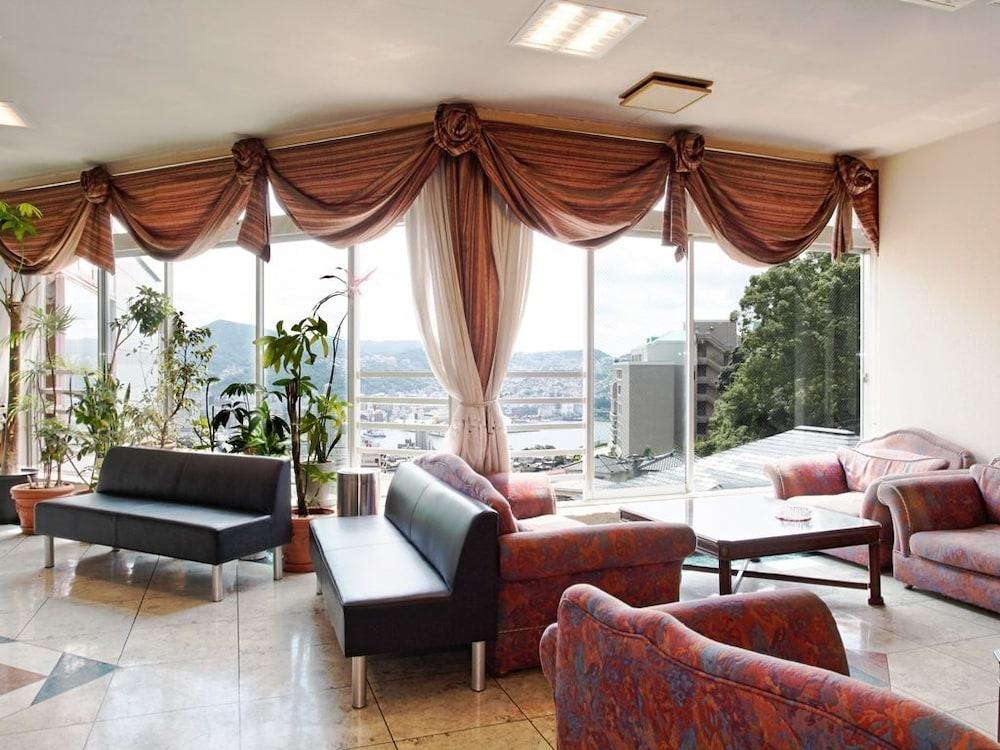 ناجازاكي سكاي هوتل