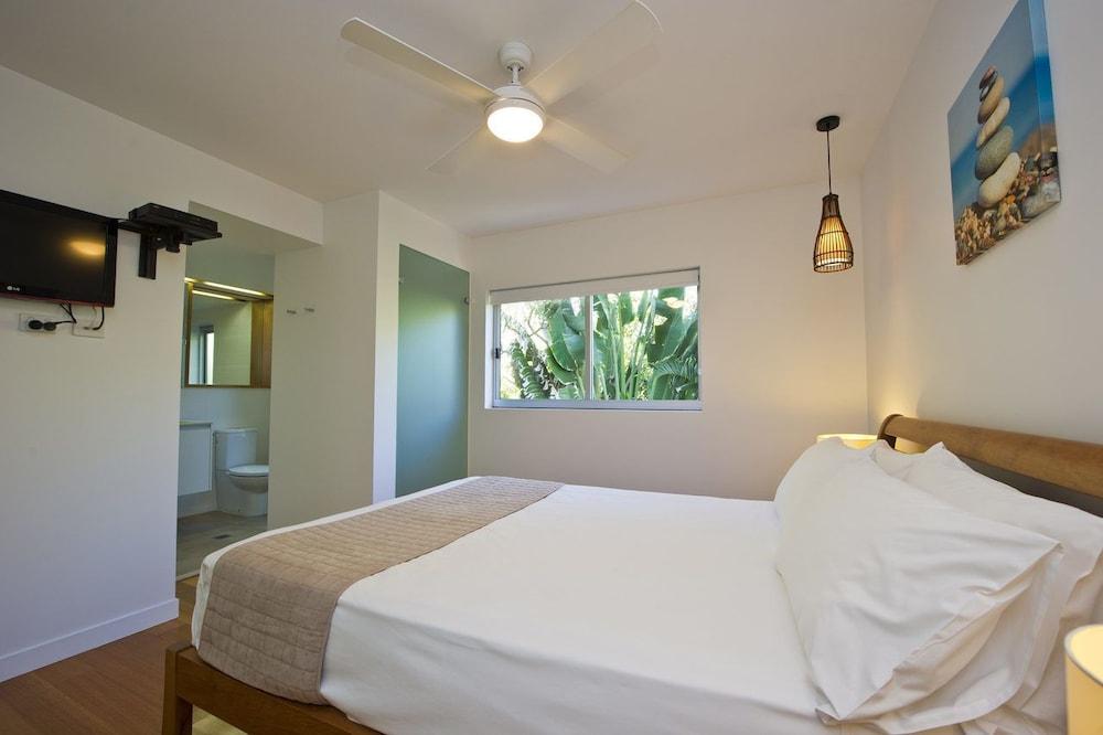 Maggies Beachfront Apt. 13 Room