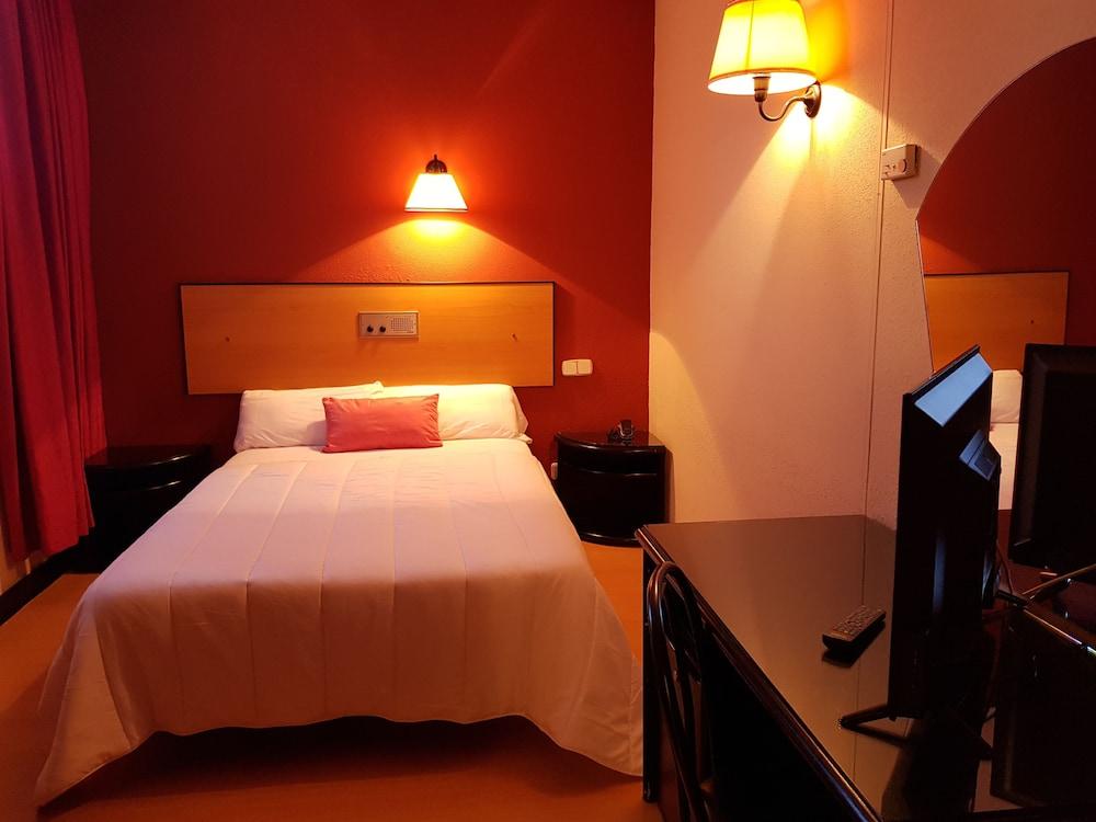 Hotel Faranda Express Torrelavega Room