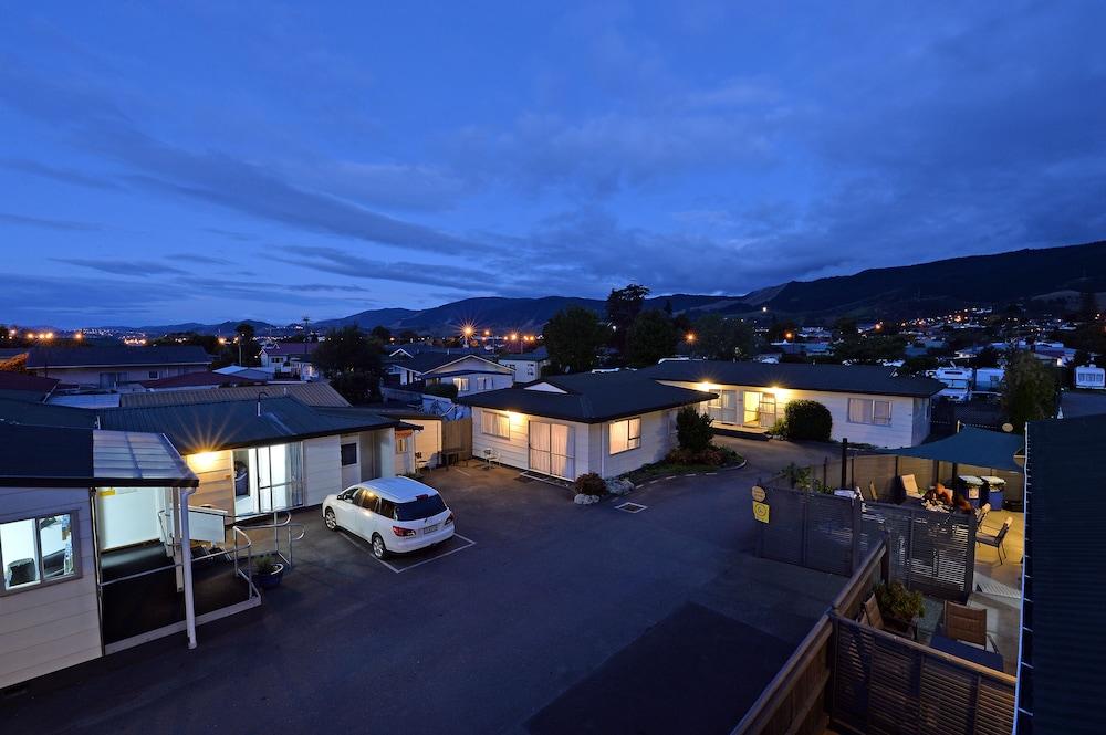 ريتشموند موتل آند هوليداي بارك