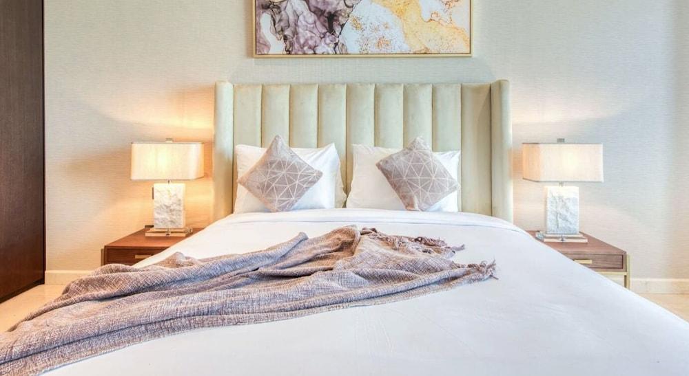 شقة في تاج ريزيدنسيز من 3 غرف نوم بأبراج بحيرات جميرا غرفة