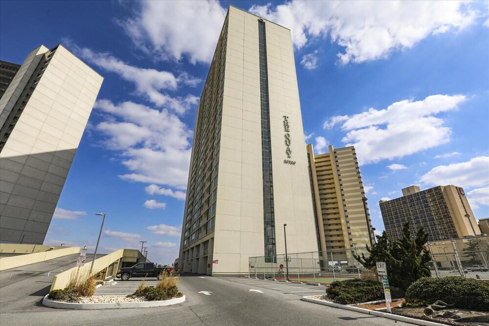 سي باينز فيليدج 18 باي لونج آند فوستر المنطقة الخارجية