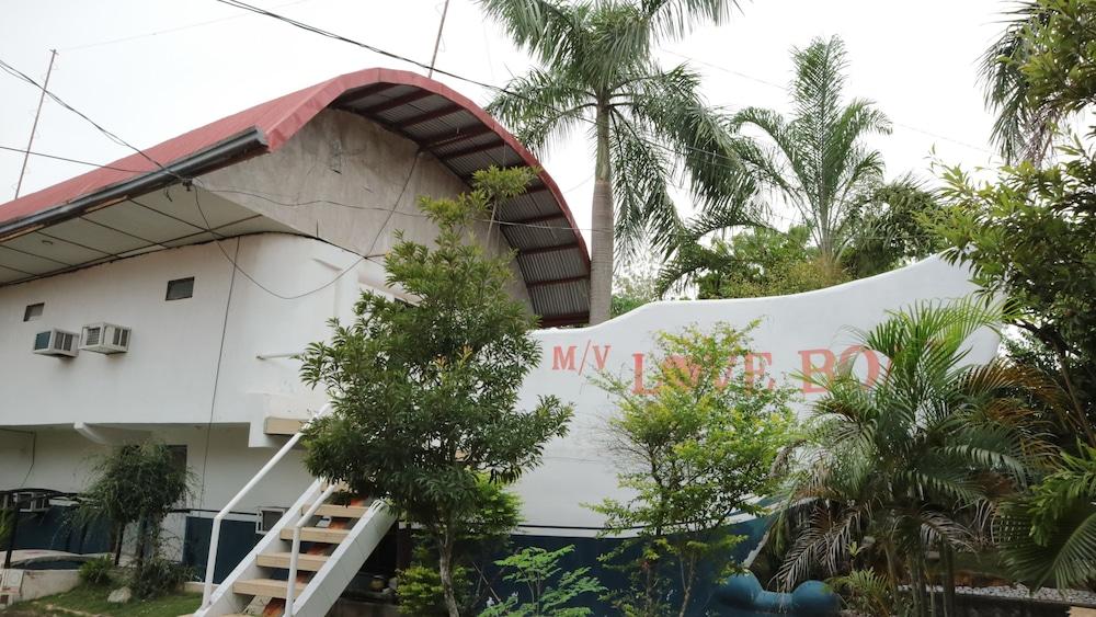 Nipa Hut Resort Exterior